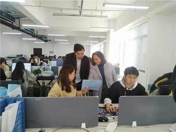 听取实习单位的意见和建议